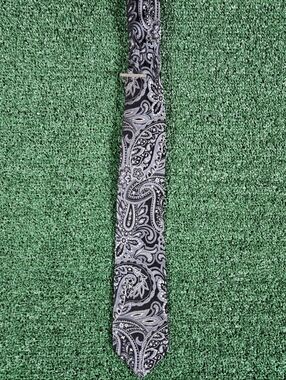 Covington Classic Black and Gray Paisley Men's Tie